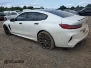 ✅ 2022 BMW M8 Competition • VIN: WBSGV0C02NCG77628 • Lot: 63987104. Wystawiony na Copart z przebiegiem 27 711 mil. Bezpłatny archiwum sprzedaży aukcyjnych z USA i szczegółowy raport historii pojazdu na DreamBid. Zdjęcie 2.