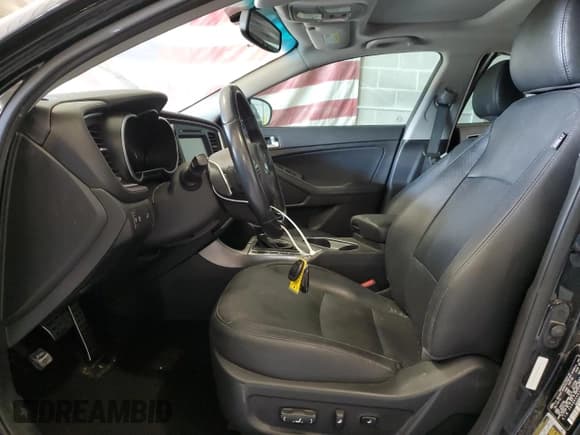 ✅ 2015 Kia Optima SX Turbo • VIN: 5XXGR4A62FG498577 • Lot: 85383325. Wystawiony na Copart z przebiegiem 139 601 mil. Bezpłatny archiwum sprzedaży aukcyjnych z USA i szczegółowy raport historii pojazdu na DreamBid. Zdjęcie 7.