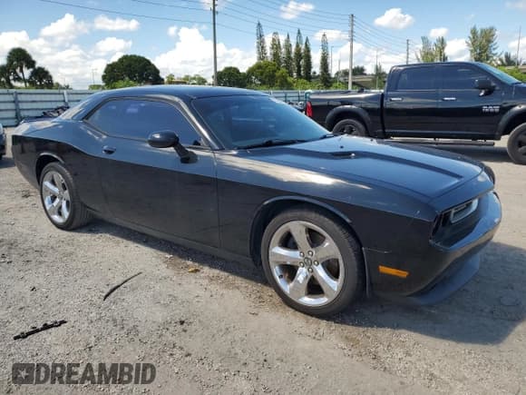 ✅ 2014 Dodge Challenger SXT • VIN: 2C3CDYAG6EH311502 • Lot: 72780224. Wystawiony na Copart z przebiegiem 91 551 mil. Bezpłatny archiwum sprzedaży aukcyjnych z USA i szczegółowy raport historii pojazdu na DreamBid. Zdjęcie 4.