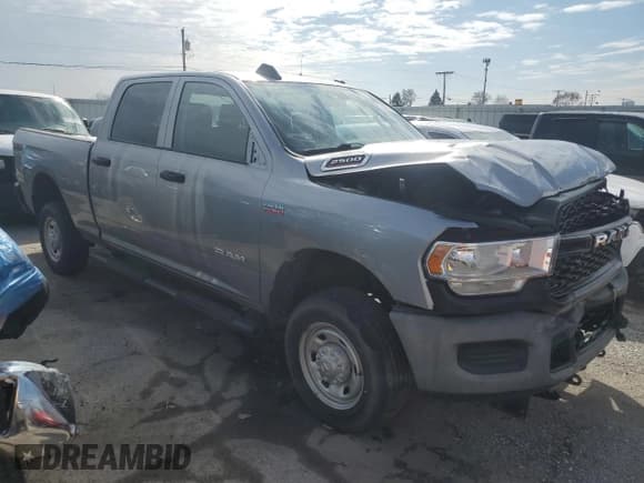 ✅ 2020 Ram 2500 Tradesman • VIN: 3C6UR5CJ4LG138575 • Lot: 48793825. Wystawiony na Copart z przebiegiem 33 993 mil. Bezpłatny archiwum sprzedaży aukcyjnych z USA i szczegółowy raport historii pojazdu na DreamBid. Zdjęcie 4.