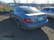 ✅ 2013 Mercedes-Benz C 250 • VIN: WDDGJ4HB7DG059283 • Lot: 41729557. Wystawiony na IAAI z przebiegiem 119 419 mil. Bezpłatny archiwum sprzedaży aukcyjnych z USA i szczegółowy raport historii pojazdu na DreamBid. Zdjęcie 3.