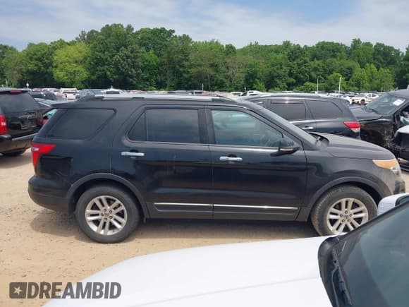 ✅ 2011 Ford Explorer Limited • VIN: 1FMHK8F84BGA91353 • Lot: 42382063. Wystawiony na IAAI z przebiegiem 214 049 mil. Bezpłatny archiwum sprzedaży aukcyjnych z USA i szczegółowy raport historii pojazdu na DreamBid. Zdjęcie 13.