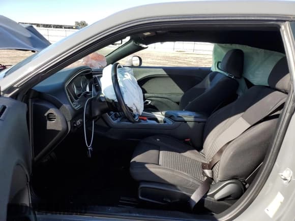 ✅ 2019 Dodge Challenger SXT • VIN: 2C3CDZAG8KH669668 • Lot: 43080643. Wystawiony na Copart z przebiegiem 42 101 mil. Bezpłatny archiwum sprzedaży aukcyjnych z USA i szczegółowy raport historii pojazdu na DreamBid. Zdjęcie 7.