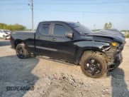 ✅ 2021 Chevrolet Silverado 1500 Custom • VIN: 1GCRYBEK9MZ192459 • Lot: 66268034. Wystawiony na Copart z przebiegiem 40 993 mil. Bezpłatny archiwum sprzedaży aukcyjnych z USA i szczegółowy raport historii pojazdu na DreamBid. Zdjęcie 4.