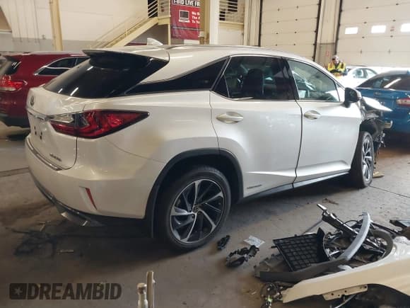 ✅ 2019 Lexus RX 450h • VIN: 2T2BGMCAXKC039392 • Lot: 41597080. Wystawiony na IAAI z przebiegiem 70 126 mil. Bezpłatny archiwum sprzedaży aukcyjnych z USA i szczegółowy raport historii pojazdu na DreamBid. Zdjęcie 4.