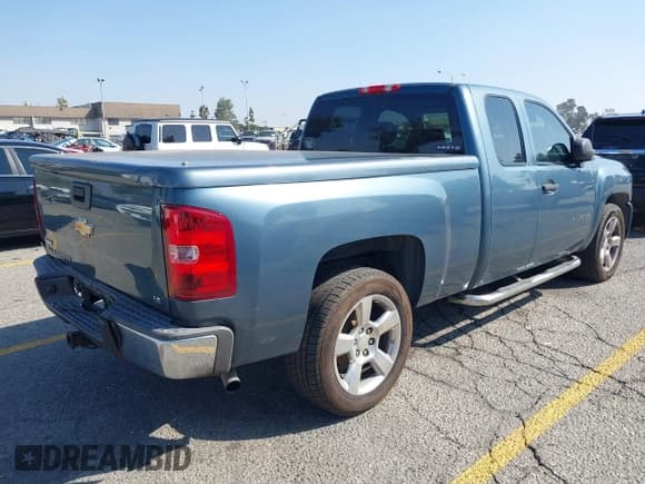 ✅ 2011 Chevrolet Silverado 1500 LS • VIN: 1GCRCREA4BZ209924 • Лот: 43295137. Опубликован ранее на IAAI с пробегом 259 776 миль. Бесплатный доступ к архиву аукционных продаж из США и подробный отчёт об истории автомобиля на DreamBid. Изображение 4.