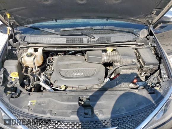 ✅ 2018 Chrysler Pacifica Limited • VIN: 2C4RC1GG0JR108312 • Lot: 57158625. Listed on Copart with 57,641 mi. Free auction sales archive from the USA and detailed vehicle history report at DreamBid. Image 12.