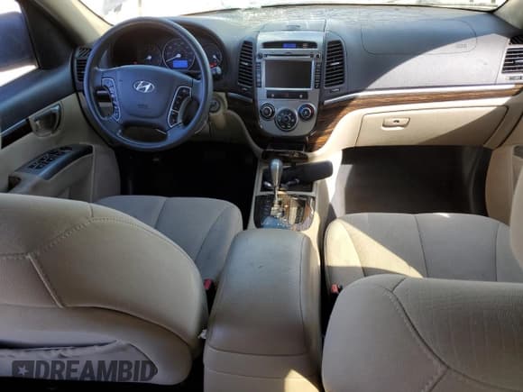 ✅ 2010 Hyundai Santa Fe GL • VIN: 5NMSG3AB3AH388977 • Lot: 46573185. Listed on Copart with 228,077 mi. Free auction sales archive from the USA and detailed vehicle history report at DreamBid. Image 8.