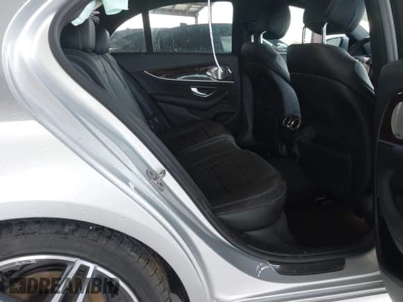 ✅ 2019 Mercedes-Benz E 300 • VIN: WDDZF4JB1KA594002 • Lot: 42622809. Wystawiony na IAAI z przebiegiem 64 500 mil. Bezpłatny archiwum sprzedaży aukcyjnych z USA i szczegółowy raport historii pojazdu na DreamBid. Zdjęcie 8.