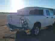 2023 Ram 1500 SLT z VIN 1C6RR7TT1PS565228, wystawiony jako IAAI lot #43587956 z przebiegiem 60 727 mil mil oraz . Historia ofert i sprzedaży dostępna na DreamBid. Obrazek 6.