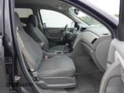 ✅ 2017 Chevrolet Traverse LS • VIN: 1GNKRFED8HJ292958 • Lot: 43543259. Wystawiony na IAAI z przebiegiem 157 378 mil. Bezpłatny archiwum sprzedaży aukcyjnych z USA i szczegółowy raport historii pojazdu na DreamBid. Zdjęcie 5.