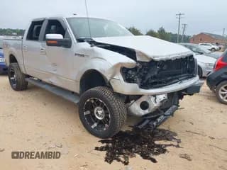 ✅ 2013 Ford F-150 XL • VIN: 1FTFW1EF6DKD24141 • Lot: 42032938. Wystawiony na IAAI z przebiegiem 135 362 mil. Bezpłatny archiwum sprzedaży aukcyjnych z USA i szczegółowy raport historii pojazdu na DreamBid. Zdjęcie 1.