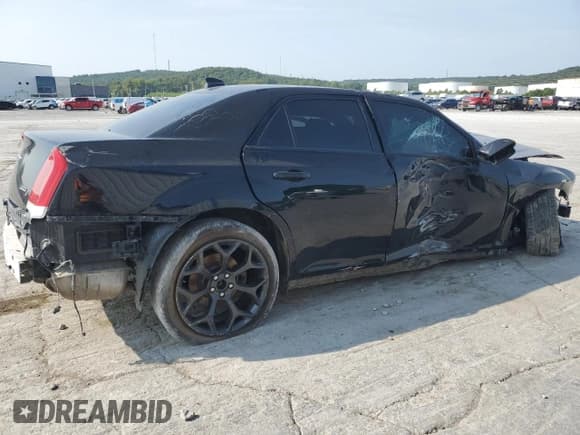 ✅ 2017 Chrysler 300 S • VIN: 2C3CCABG0HH663360 • Lot: 72034425. Listed on Copart with 127,401 mi. Free auction sales archive from the USA and detailed vehicle history report at DreamBid. Image 3.