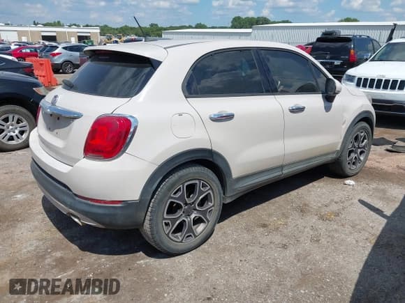 ✅ 2016 FIAT 500X Easy • VIN: ZFBCFXBT3GP398109 • Лот: 43025956. Опубликован ранее на IAAI с пробегом 119 193 миль. Бесплатный доступ к архиву аукционных продаж из США и подробный отчёт об истории автомобиля на DreamBid. Изображение 4.
