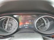 ✅ 2022 Buick Encore GX Essence • VIN: KL4MMFSL2NB088717 • Lot: 91218335. Wystawiony na Copart z przebiegiem 26 052 mil. Bezpłatny archiwum sprzedaży aukcyjnych z USA i szczegółowy raport historii pojazdu na DreamBid. Zdjęcie 9.