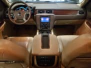 ✅ 2008 GMC Yukon • VIN: 1GKFK13548R239953 • Лот: 48708415. Опубликован ранее на Copart с пробегом 199 045 миль. Бесплатный доступ к архиву аукционных продаж из США и подробный отчёт об истории автомобиля на DreamBid. Изображение 8.