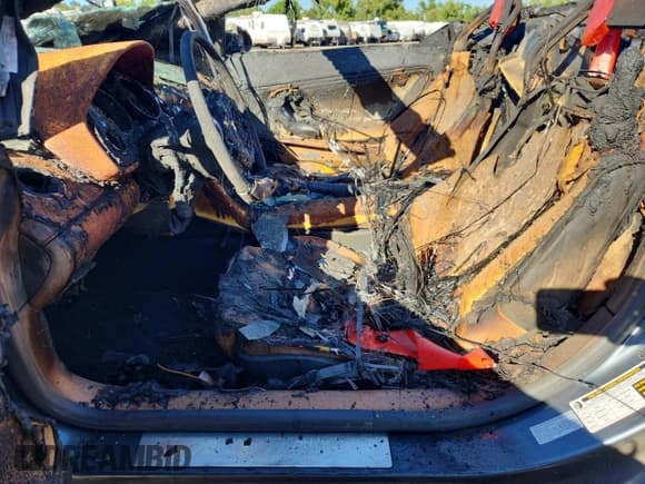 ✅ 2007 Lamborghini Gallardo • VIN: ZHWGU22T37LA04553 • Лот: 83983725. Опубликован ранее на Copart с пробегом Не указан. Бесплатный доступ к архиву аукционных продаж из США и подробный отчёт об истории автомобиля на DreamBid. Изображение 7.