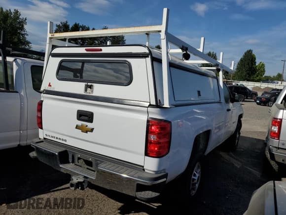 ✅ 2015 Chevrolet Silverado 2500HD Work Truck • VIN: 1GC0CUEG3FZ140777 • Lot: 65505855. Wystawiony na Copart z przebiegiem 170 419 mil. Bezpłatny archiwum sprzedaży aukcyjnych z USA i szczegółowy raport historii pojazdu na DreamBid. Zdjęcie 3.