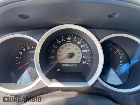 ✅ 2008 Toyota Tacoma • VIN: 5TEPX42N38Z587316 • Lot: 80750725. Wystawiony na Copart z przebiegiem 179 964 mil. Bezpłatny archiwum sprzedaży aukcyjnych z USA i szczegółowy raport historii pojazdu na DreamBid. Zdjęcie 8.