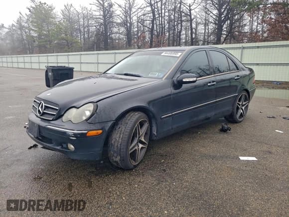 ✅ 2004 Mercedes-Benz C 240 • VIN: WDBRF81J34F546000 • Lot: 94406995. Wystawiony na Copart z przebiegiem 215 212 mil. Bezpłatny archiwum sprzedaży aukcyjnych z USA i szczegółowy raport historii pojazdu na DreamBid. Zdjęcie 1.