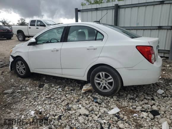 2015 Chevrolet Sonic LT с VIN 1G1JC5SH9F4195151, выставлен на аукционе Copart как лот 72985224 с пробегом 86 849 миль миль и Списание • Salvage title. История ставок и продаж доступна на DreamBid. Изображение 2.