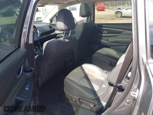 ✅ 2024 Subaru Ascent Onyx • VIN: 4S4WMAHD7R3407462 • Lot: 42181255. Listed on IAAI with 24,373 mi. Free auction sales archive from the USA and detailed vehicle history report at DreamBid. Image 8.