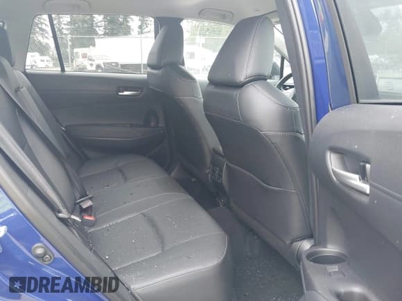 ✅ 2024 Toyota Corolla Cross XLE • VIN: 7MUEAABG4RV085704 • Lot: 40350461. Listed on IAAI with 15,986 mi. Free auction sales archive from the USA and detailed vehicle history report at DreamBid. Image 8.