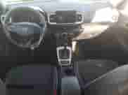 ✅ 2022 Hyundai Venue SEL • VIN: KMHRC8A33NU199692 • Lot: 89556155. Wystawiony na Copart z przebiegiem 66 976 mil. Bezpłatny archiwum sprzedaży aukcyjnych z USA i szczegółowy raport historii pojazdu na DreamBid. Zdjęcie 8.