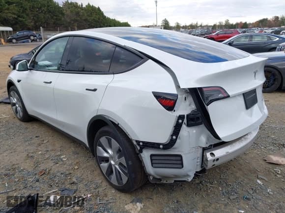 ✅ 2023 Tesla Model Y Long Range • VIN: 7SAYGDEE2PA192866 • Lot: 43584047. Wystawiony na IAAI z przebiegiem 18 086 mil. Bezpłatny archiwum sprzedaży aukcyjnych z USA i szczegółowy raport historii pojazdu na DreamBid. Zdjęcie 3.