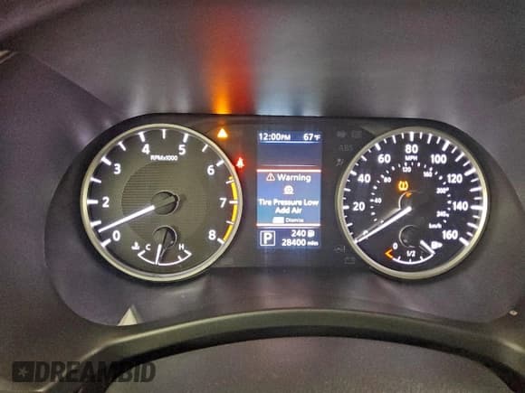 ✅ 2024 Nissan Sentra S • VIN: 3N1AB8BV5RY372347 • Lot: 95891515. Listed on Copart with 28,400 mi. Free auction sales archive from the USA and detailed vehicle history report at DreamBid. Image 9.