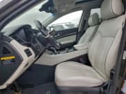 ✅ 2015 Kia K900 Luxury • VIN: KNALW4D49F6019259 • Lot: 93892925. Wystawiony na Copart z przebiegiem 76 539 mil. Bezpłatny archiwum sprzedaży aukcyjnych z USA i szczegółowy raport historii pojazdu na DreamBid. Zdjęcie 7.