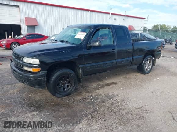 1999 Chevrolet Silverado 1500 LS with VIN 1GCEK19V9XZ183442, listed as a IAAI auction lot 43222014 with Not provided miles and . Bid and sale history available at DreamBid. Image 2.