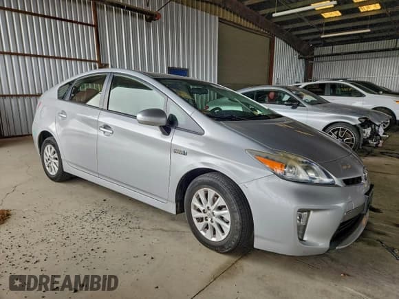✅ 2015 Toyota Prius • VIN: JTDKN3DP1F3072674 • Lot: 95670665. Listed on Copart with 309,773 mi. Free auction sales archive from the USA and detailed vehicle history report at DreamBid. Image 4.