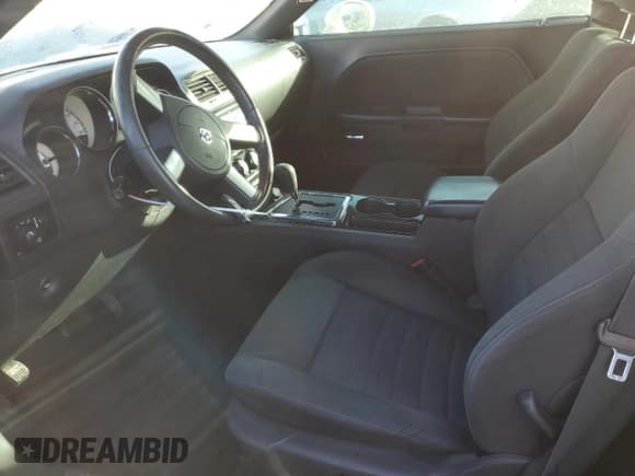 ✅ 2009 Dodge Challenger SE • VIN: 2B3LJ44V89H606390 • Lot: 83591144. Wystawiony na Copart z przebiegiem 114 691 mil. Bezpłatny archiwum sprzedaży aukcyjnych z USA i szczegółowy raport historii pojazdu na DreamBid. Zdjęcie 7.