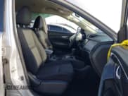 ✅ 2018 Nissan Rogue SL • VIN: JN8AT2MT6JW455319 • Lot: 42685985. Wystawiony na IAAI z przebiegiem 134 834 mil. Bezpłatny archiwum sprzedaży aukcyjnych z USA i szczegółowy raport historii pojazdu na DreamBid. Zdjęcie 5.