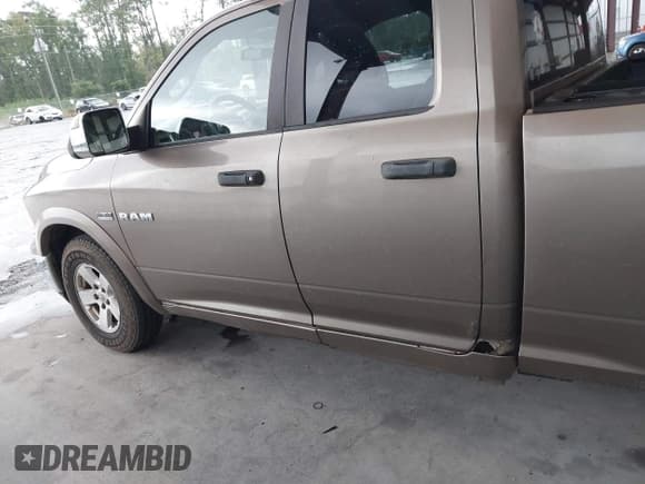 ✅ 2010 Dodge 1500 TRX • VIN: 1D7RV1GT3AS191102 • Lot: 42632715. Wystawiony na IAAI z przebiegiem 152 749 mil. Bezpłatny archiwum sprzedaży aukcyjnych z USA i szczegółowy raport historii pojazdu na DreamBid. Zdjęcie 20.