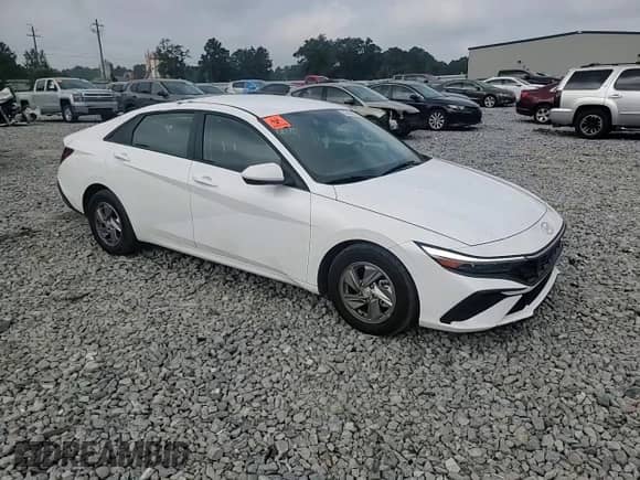 2025 Hyundai Elantra SE с VIN KMHLL4DG9SU974411, выставлен на аукционе Copart как лот 69435205 с пробегом 5 897 миль миль и Списание • Salvage title. История ставок и продаж доступна на DreamBid. Изображение 13.