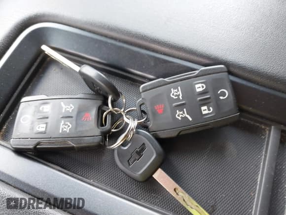 ✅ 2019 Chevrolet Tahoe LT • VIN: 1GNSKBKC6KR266831 • Lot: 42174593. Listed on IAAI with 103,199 mi. Free auction sales archive from the USA and detailed vehicle history report at DreamBid. Image 11.