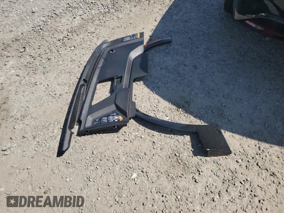 ✅ 2024 Cadillac LYRIQ Luxury • VIN: 1GYKPPRK5RZ129775 • Лот: 71806024. Опубликован ранее на Copart с пробегом 1 922 миль. Бесплатный доступ к архиву аукционных продаж из США и подробный отчёт об истории автомобиля на DreamBid. Изображение 13.