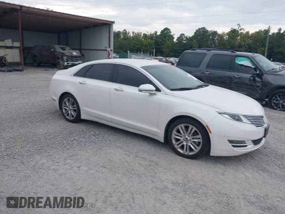 ✅ 2016 Lincoln MKZ • VIN: 3LN6L2J97GR616228 • Lot: 43220172. Listed on IAAI with 124,962 mi. Free auction sales archive from the USA and detailed vehicle history report at DreamBid. Image 1.