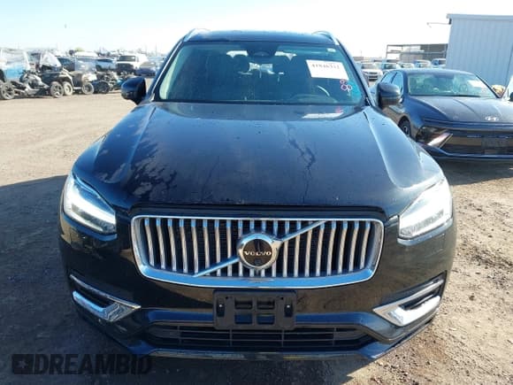 ✅ 2023 Volvo XC90 Plus • VIN: YV4L12PN7P1972817 • Lot: 41846312. Listed on IAAI with 36,869 mi. Free auction sales archive from the USA and detailed vehicle history report at DreamBid. Image 12.