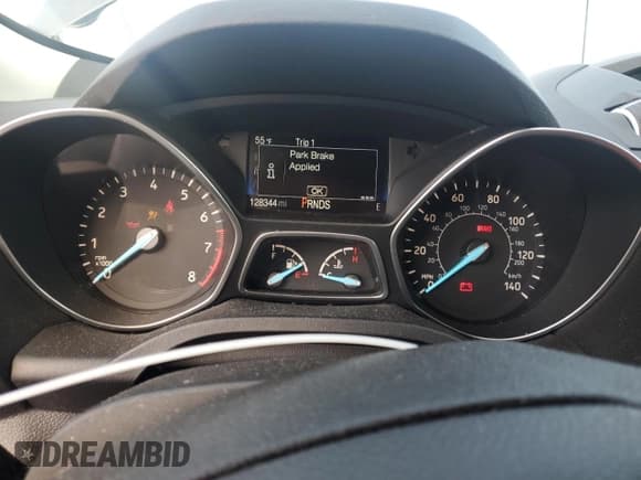 ✅ 2017 Ford Escape SE • VIN: 1FMCU0GD9HUB65314 • Lot: 55990195. Wystawiony na Copart z przebiegiem 128 344 mil. Bezpłatny archiwum sprzedaży aukcyjnych z USA i szczegółowy raport historii pojazdu na DreamBid. Zdjęcie 9.