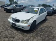 ✅ 2001 Mercedes-Benz C 230/260/280/320 • VIN: WDBRF61J61F082443 • Lot: 42469263. Wystawiony na IAAI z przebiegiem 89 712 mil. Bezpłatny archiwum sprzedaży aukcyjnych z USA i szczegółowy raport historii pojazdu na DreamBid. Zdjęcie 2.