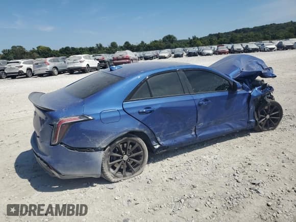 ✅ 2022 Cadillac CT4-V Blackwing • VIN: 1G6D65RP7N0460604 • Лот: 70319485. Опубликован ранее на Copart с пробегом 15 121 миль. Бесплатный доступ к архиву аукционных продаж из США и подробный отчёт об истории автомобиля на DreamBid. Изображение 3.