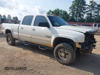 ✅ 2005 Chevrolet Silverado 2500HD LT • VIN: 1GCHK23225F900392 • Lot: 42413434. Wystawiony na IAAI z przebiegiem 220 187 mil. Bezpłatny archiwum sprzedaży aukcyjnych z USA i szczegółowy raport historii pojazdu na DreamBid. Zdjęcie 1.