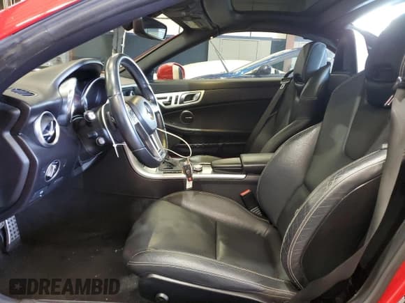 ✅ 2015 Mercedes-Benz SLK 250 • VIN: WDDPK4HA6FF098122 • Lot: 91316875. Listed on Copart with 106,746 mi. Free auction sales archive from the USA and detailed vehicle history report at DreamBid. Image 7.