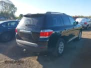 ✅ 2012 Toyota Highlander SE • VIN: 5TDZK3EH5CS074887 • Lot: 43429242. Listed on IAAI with 241,737 mi. Free auction sales archive from the USA and detailed vehicle history report at DreamBid. Image 4.