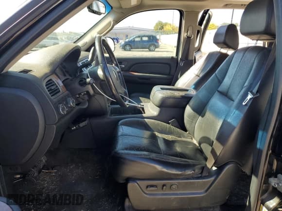 ✅ 2008 GMC Yukon SLT 4SB • VIN: 1GKFK13098R104939 • Лот: 82456245. Опубликован ранее на Copart с пробегом 215 995 миль. Бесплатный доступ к архиву аукционных продаж из США и подробный отчёт об истории автомобиля на DreamBid. Изображение 7.