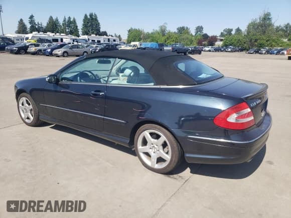 ✅ 2005 Mercedes-Benz CLK 500 • VIN: WDBTK75J45F136328 • Лот: 58567925. Опубликован ранее на Copart с пробегом 148 369 миль. Бесплатный доступ к архиву аукционных продаж из США и подробный отчёт об истории автомобиля на DreamBid. Изображение 2.