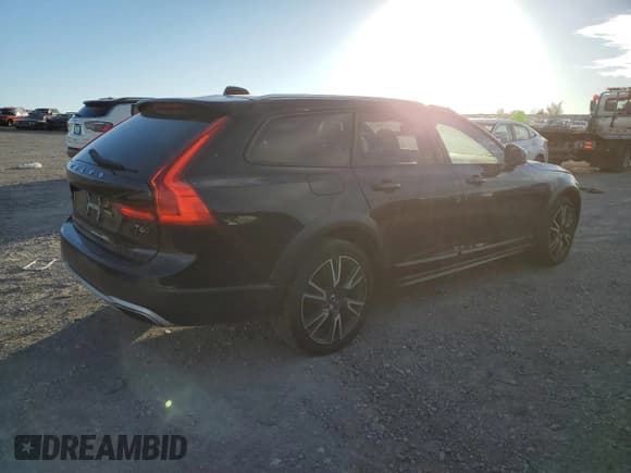 ✅ 2017 Volvo V90 • VIN: YV4A22NL1H1005255 • Lot: 92179555. Listed on Copart with 134,896 mi. Free auction sales archive from the USA and detailed vehicle history report at DreamBid. Image 3.